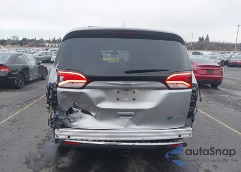 2018 Chrysler Pacifica Hybrid Touring L из США, поврежденный, VIN 2C4RC1L74JR230113